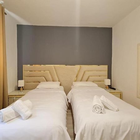 Home Center Korce Bagian luar foto