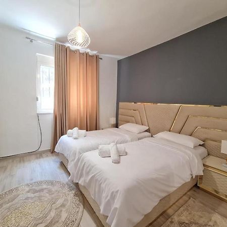 Home Center Korce Bagian luar foto