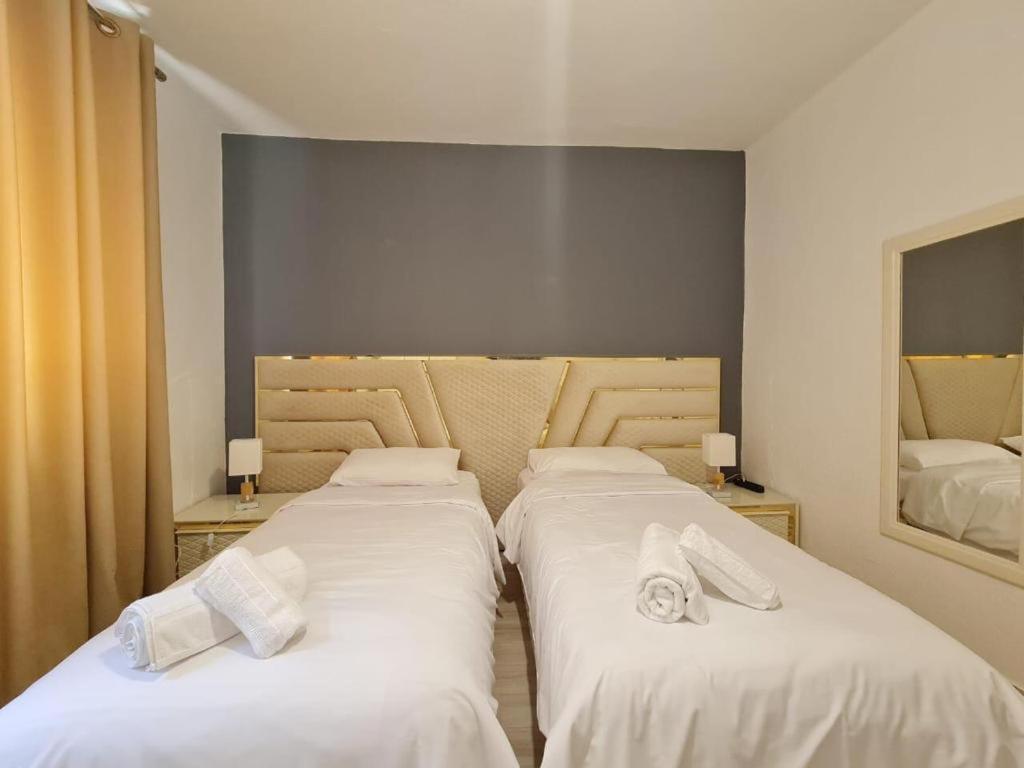 Home Center Korce Bagian luar foto