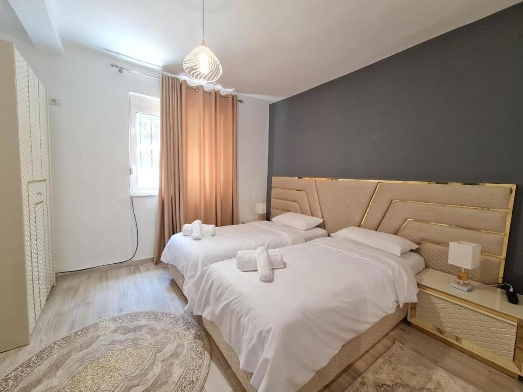 Home Center Korce Bagian luar foto