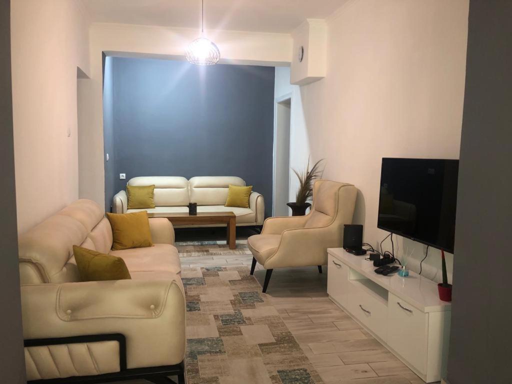 Home Center Korce Bagian luar foto