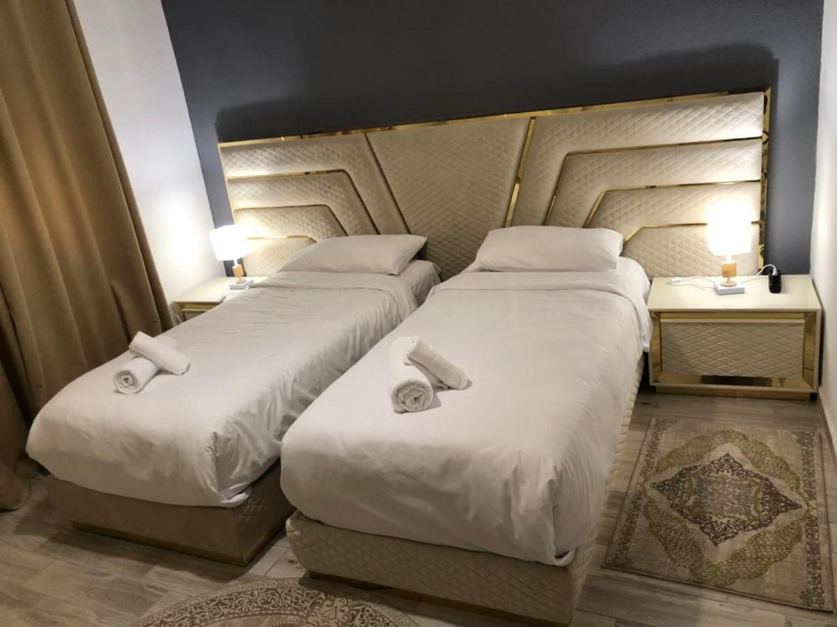 Home Center Korce Bagian luar foto