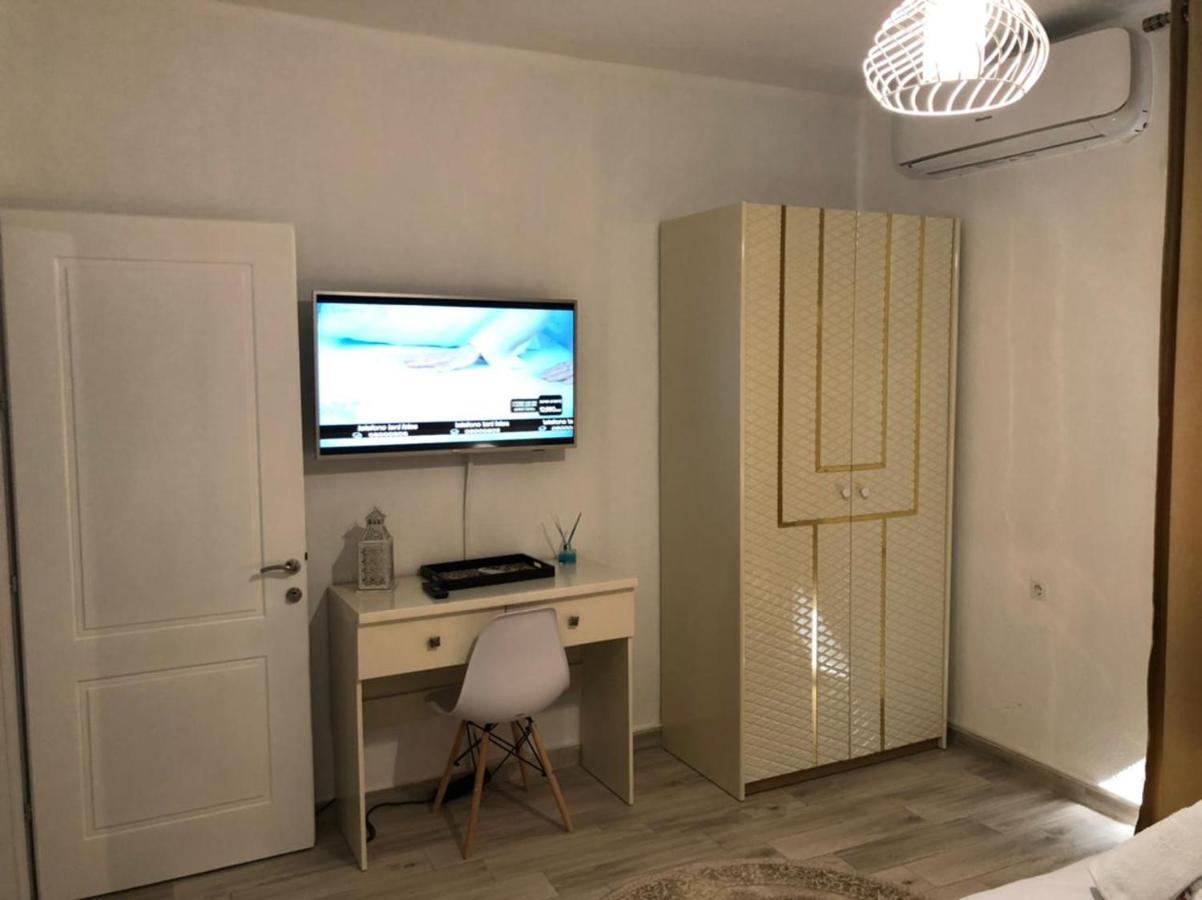 Home Center Korce Bagian luar foto