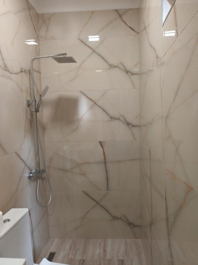 Home Center Korce Bagian luar foto