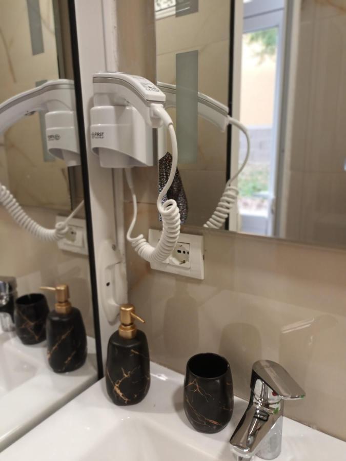 Home Center Korce Bagian luar foto