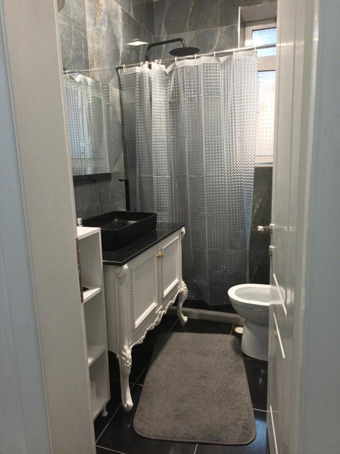 Home Center Korce Bagian luar foto